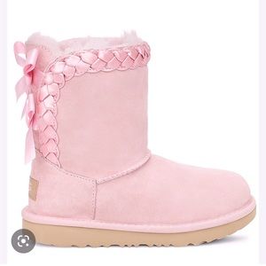 UGG Toddler CLASSIC SHORT II BRAIDED BOOTS SZ US Toddler7 SEASHELL PINK 1103617K